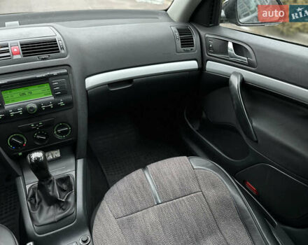 Черный Шкода Октавия, объемом двигателя 1.6 л и пробегом 223 тыс. км за 6300 $, фото 21 на Automoto.ua