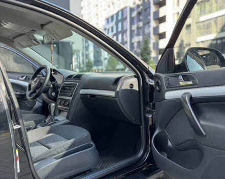 Черный Шкода Октавия, объемом двигателя 1.8 л и пробегом 295 тыс. км за 6500 $, фото 13 на Automoto.ua