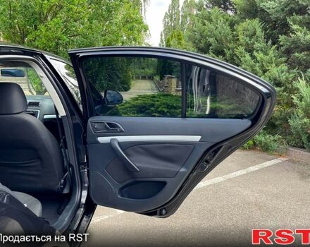 Черный Шкода Октавия, объемом двигателя 1.6 л и пробегом 127 тыс. км за 7600 $, фото 7 на Automoto.ua