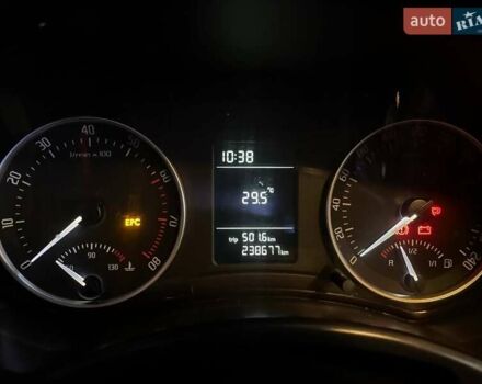 Черный Шкода Октавия, объемом двигателя 1.6 л и пробегом 239 тыс. км за 7700 $, фото 4 на Automoto.ua