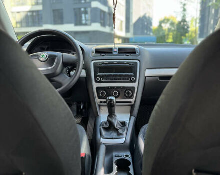 Черный Шкода Октавия, объемом двигателя 1.8 л и пробегом 295 тыс. км за 6500 $, фото 16 на Automoto.ua