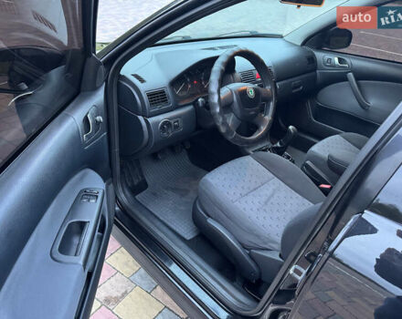 Черный Шкода Октавия, объемом двигателя 1.6 л и пробегом 225 тыс. км за 5650 $, фото 10 на Automoto.ua