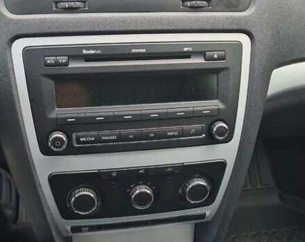 Черный Шкода Октавия, объемом двигателя 1.8 л и пробегом 228 тыс. км за 7000 $, фото 6 на Automoto.ua