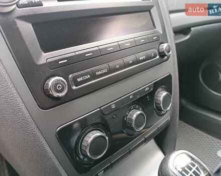 Шкода Октавия 2009 в Житомире на Automoto.ua Черный Шкода Октавия, объемом двигателя 1.6 л и пробегом 178 тыс. км за 7500 $, фото 47 на Automoto.ua