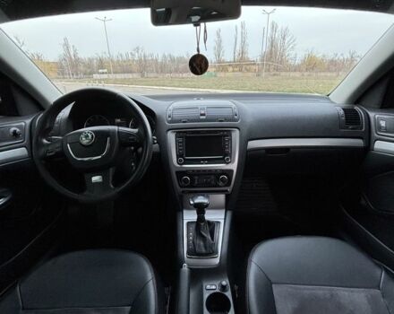 Черный Шкода Октавия, объемом двигателя 1.8 л и пробегом 211 тыс. км за 9000 $, фото 5 на Automoto.ua