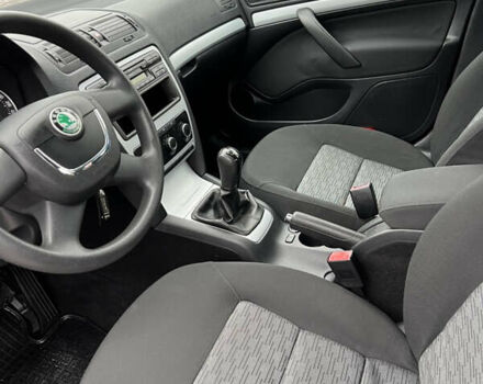 Чорний Шкода Октавія, об'ємом двигуна 1.6 л та пробігом 167 тис. км за 8150 $, фото 26 на Automoto.ua