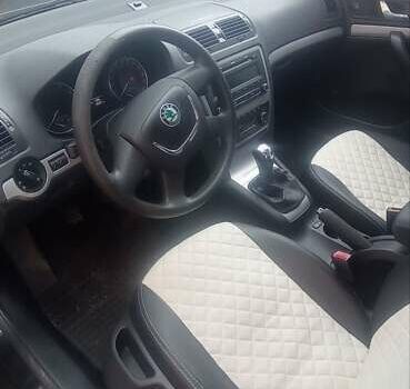 Черный Шкода Октавия, объемом двигателя 1.8 л и пробегом 140 тыс. км за 9200 $, фото 14 на Automoto.ua