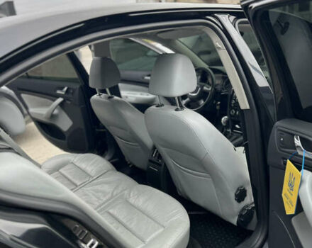 Чорний Шкода Октавія, об'ємом двигуна 2 л та пробігом 320 тис. км за 7800 $, фото 5 на Automoto.ua