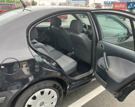 Черный Шкода Октавия, объемом двигателя 1.6 л и пробегом 216 тыс. км за 6500 $, фото 4 на Automoto.ua