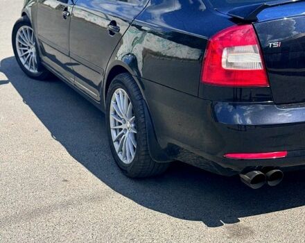 Черный Шкода Октавия, объемом двигателя 1.8 л и пробегом 245 тыс. км за 7000 $, фото 1 на Automoto.ua