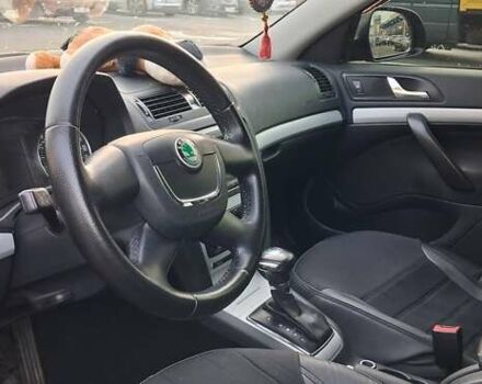 Черный Шкода Октавия, объемом двигателя 1.8 л и пробегом 200 тыс. км за 8300 $, фото 7 на Automoto.ua