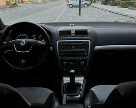 Черный Шкода Октавия, объемом двигателя 1.97 л и пробегом 267 тыс. км за 10500 $, фото 11 на Automoto.ua