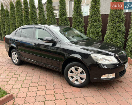 Черный Шкода Октавия, объемом двигателя 1.6 л и пробегом 117 тыс. км за 8999 $, фото 1 на Automoto.ua