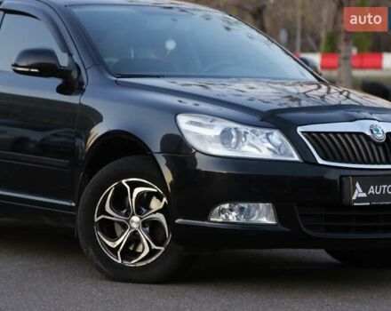 Черный Шкода Октавия, объемом двигателя 1.8 л и пробегом 201 тыс. км за 8300 $, фото 3 на Automoto.ua