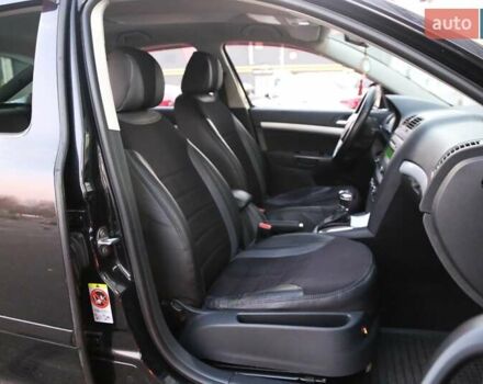 Черный Шкода Октавия, объемом двигателя 1.8 л и пробегом 201 тыс. км за 8300 $, фото 11 на Automoto.ua