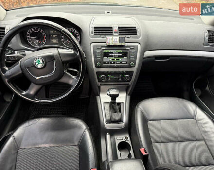 Чорний Шкода Октавія, об'ємом двигуна 2 л та пробігом 210 тис. км за 10490 $, фото 16 на Automoto.ua