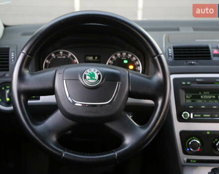 Черный Шкода Октавия, объемом двигателя 1.8 л и пробегом 201 тыс. км за 8300 $, фото 15 на Automoto.ua