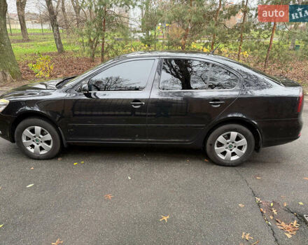 Чорний Шкода Октавія, об'ємом двигуна 2 л та пробігом 210 тис. км за 10490 $, фото 8 на Automoto.ua