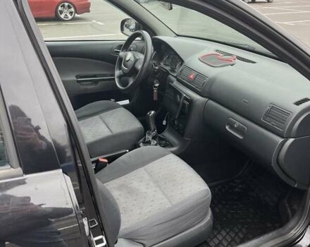 Черный Шкода Октавия, объемом двигателя 1.6 л и пробегом 216 тыс. км за 6500 $, фото 6 на Automoto.ua