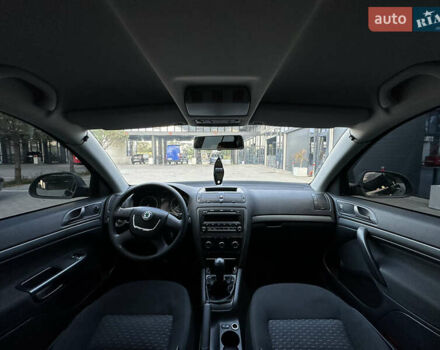 Черный Шкода Октавия, объемом двигателя 1.6 л и пробегом 178 тыс. км за 7800 $, фото 30 на Automoto.ua