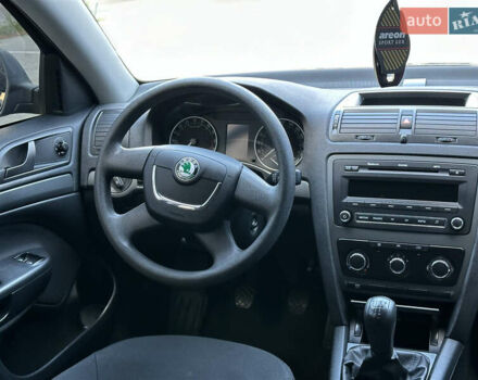 Черный Шкода Октавия, объемом двигателя 1.6 л и пробегом 178 тыс. км за 7800 $, фото 31 на Automoto.ua