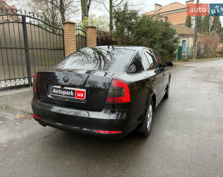 Чорний Шкода Октавія, об'ємом двигуна 2 л та пробігом 210 тис. км за 10490 $, фото 5 на Automoto.ua