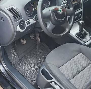 Чорний Шкода Октавія, об'ємом двигуна 1.6 л та пробігом 279 тис. км за 7200 $, фото 24 на Automoto.ua