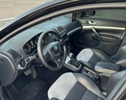 Чорний Шкода Октавія, об'ємом двигуна 2 л та пробігом 219 тис. км за 11000 $, фото 4 на Automoto.ua