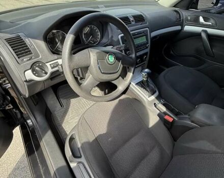 Чорний Шкода Октавія, об'ємом двигуна 1.8 л та пробігом 171 тис. км за 8000 $, фото 5 на Automoto.ua