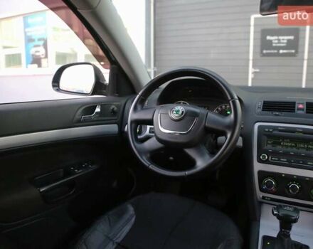 Черный Шкода Октавия, объемом двигателя 1.8 л и пробегом 201 тыс. км за 8300 $, фото 12 на Automoto.ua