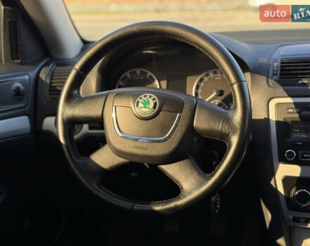 Черный Шкода Октавия, объемом двигателя 1.6 л и пробегом 230 тыс. км за 6999 $, фото 13 на Automoto.ua