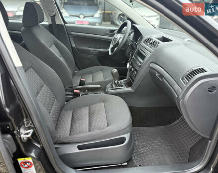 Черный Шкода Октавия, объемом двигателя 1.6 л и пробегом 242 тыс. км за 7250 $, фото 12 на Automoto.ua