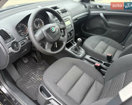 Черный Шкода Октавия, объемом двигателя 1.6 л и пробегом 242 тыс. км за 7250 $, фото 14 на Automoto.ua