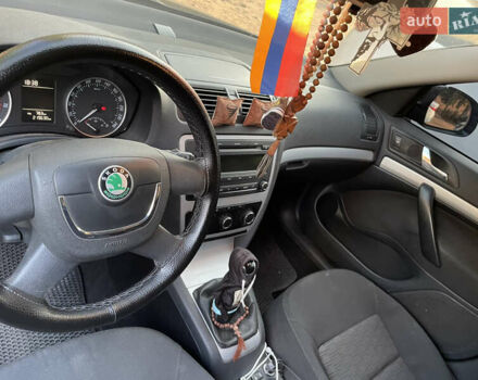 Чорний Шкода Октавія, об'ємом двигуна 1.6 л та пробігом 223 тис. км за 7999 $, фото 7 на Automoto.ua