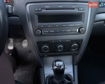 Шкода Октавія 2011 у Калуше на Automoto.ua Чорний Шкода Октавія, об'ємом двигуна 1.6 л та пробігом 300 тис. км за 7250 $, фото 10 на Automoto.ua