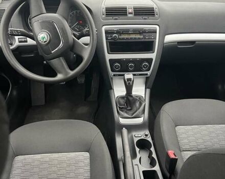 Чорний Шкода Октавія, об'ємом двигуна 1.6 л та пробігом 204 тис. км за 8700 $, фото 8 на Automoto.ua