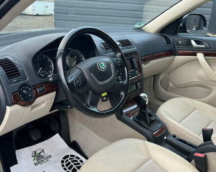 Шкода Октавія 2011 у Белой Церкве на Automoto.ua Чорний Шкода Октавія, об'ємом двигуна 1.4 л та пробігом 239 тис. км за 8300 $, фото 14 на Automoto.ua