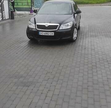 Шкода Октавия 2011 в Ужгороде на Automoto.ua Черный Шкода Октавия, объемом двигателя 1.6 л и пробегом 270 тыс. км за 7200 $, фото 5 на Automoto.ua