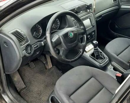 Чорний Шкода Октавія, об'ємом двигуна 1.6 л та пробігом 300 тис. км за 8500 $, фото 3 на Automoto.ua