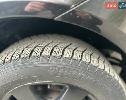 Черный Шкода Октавия, объемом двигателя 1.6 л и пробегом 310 тыс. км за 7500 $, фото 6 на Automoto.ua