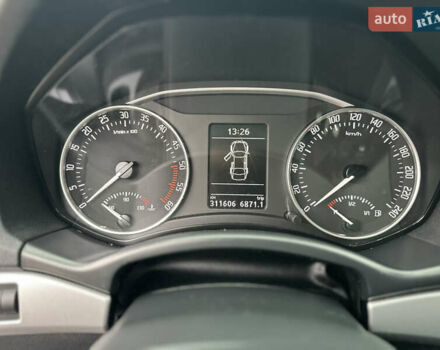 Черный Шкода Октавия, объемом двигателя 1.6 л и пробегом 310 тыс. км за 7500 $, фото 12 на Automoto.ua