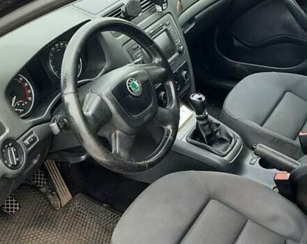 Чорний Шкода Октавія, об'ємом двигуна 1.6 л та пробігом 300 тис. км за 8500 $, фото 6 на Automoto.ua