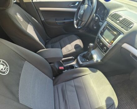 Черный Шкода Октавия, объемом двигателя 1.6 л и пробегом 250 тыс. км за 8000 $, фото 6 на Automoto.ua