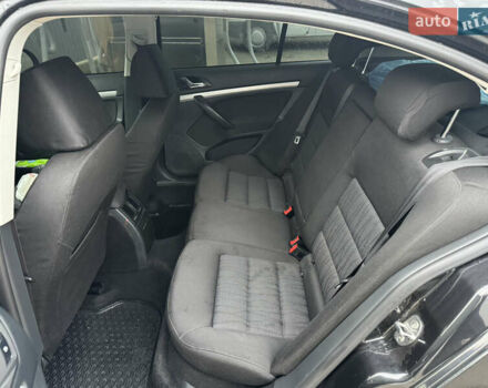 Черный Шкода Октавия, объемом двигателя 1.8 л и пробегом 170 тыс. км за 7900 $, фото 27 на Automoto.ua