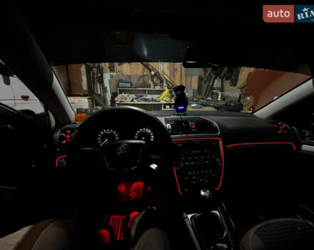 Черный Шкода Октавия, объемом двигателя 1.6 л и пробегом 140 тыс. км за 8000 $, фото 3 на Automoto.ua