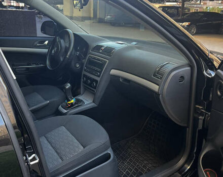 Чорний Шкода Октавія, об'ємом двигуна 1.6 л та пробігом 149 тис. км за 10500 $, фото 16 на Automoto.ua