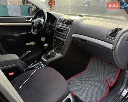 Чорний Шкода Октавія, об'ємом двигуна 1.8 л та пробігом 210 тис. км за 7800 $, фото 10 на Automoto.ua