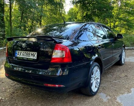 Черный Шкода Октавия, объемом двигателя 1.8 л и пробегом 214 тыс. км за 8800 $, фото 5 на Automoto.ua