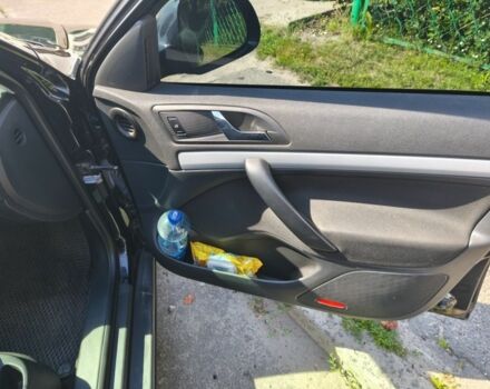 Черный Шкода Октавия, объемом двигателя 1.6 л и пробегом 250 тыс. км за 8000 $, фото 2 на Automoto.ua