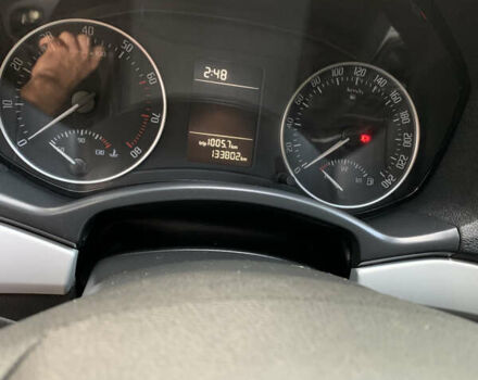 Черный Шкода Октавия, объемом двигателя 1.6 л и пробегом 133 тыс. км за 9500 $, фото 3 на Automoto.ua